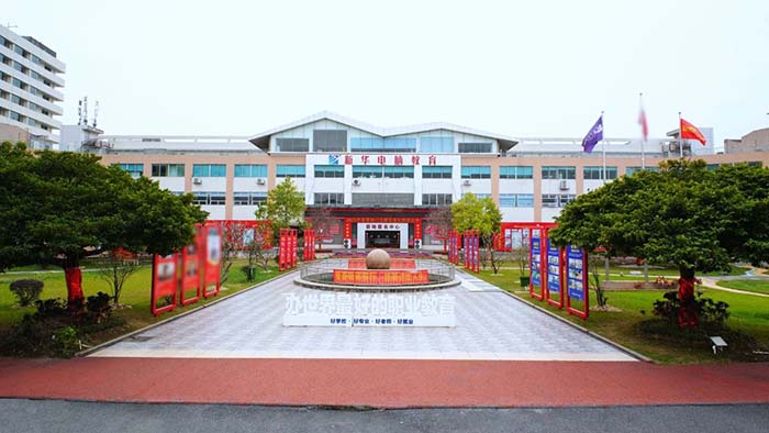 ����ѧ�������͡�����족����һ������ѡ�񣬹����»���������������У�