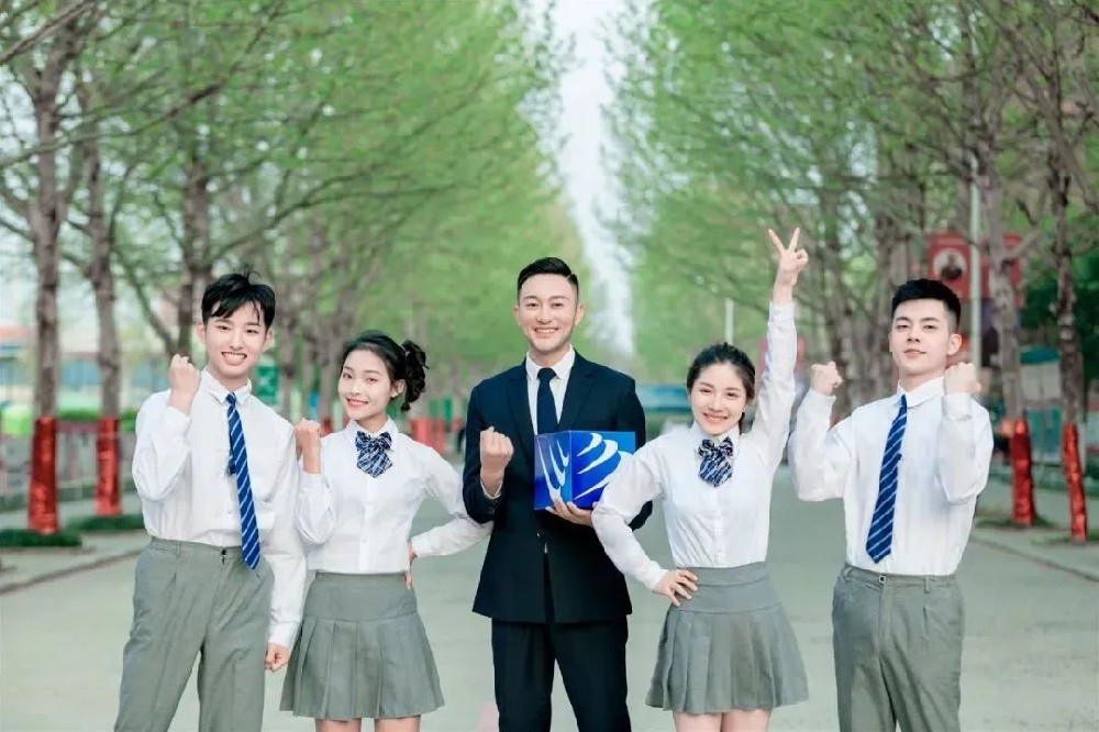 �����»��������Ƽ�ѧУ